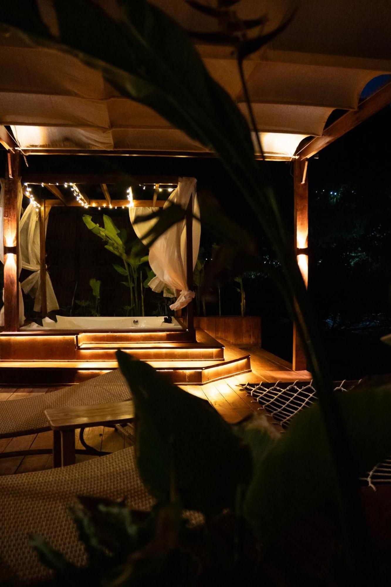Beachfront Luxury Dome Villas - Gamat Bay Resort Nusa Penida Luaran gambar